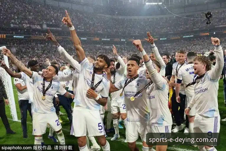 欧联杯决赛3-0完胜！维拉夺冠背后的5大纪录，埃梅里封神之夜
